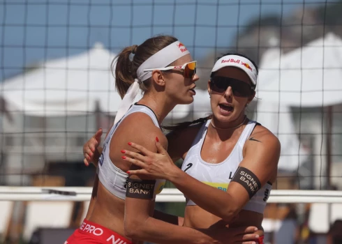 Tīna Graudiņa un Anastasija Samoilova pirms meistarsacīkstēm tiek pieskaitītas godalgu pretendentu pulkam.