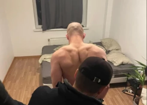 Tiesa atsaka apcietināt par personas nolaupīšanas organizēšanu aizturēto bijušo Francijas Ārzemnieku leģiona karavīru.