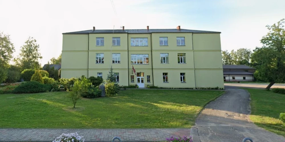 Пенкульская школа — центр притяжения для семей из разных волостей.