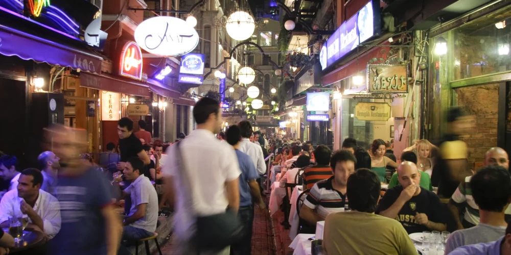 С уличной едой во время туристических поездок нужно быть крайне осторожным.