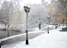 Синоптики предупреждают - первый снег в Латвии может выпасть уже завтра