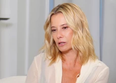 Актриса Юлия Высоцкая впервые за долгие годы рассказала о состоянии дочери, впавшей в кому 12 лет назад