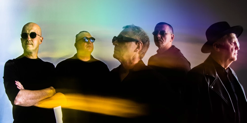 Mūziķis Ingus Ulmanis un grupa “Lādezers” Latvijas svētku sajūtās laiž klajā jaunu dziesmu “Piesaukšana”, kurai izmantots Ojāra Vācieša populārais dzejolis.