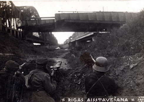 Daugavmala Bermontiādes laikā. Rīga, 1919. gada oktobris–novembris.