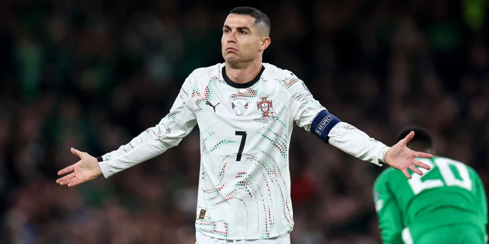 Krištianu Ronaldu neizpratnē, par ko saņēmis "plāksteri" spēlē pret Īriju