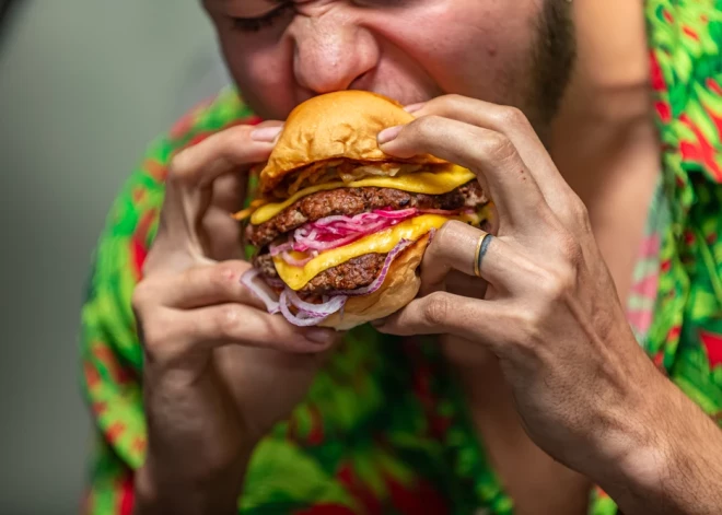 "У него тяжелые повреждения мозга и всех органов": cтранная шутка 22-летнего парня закончилась трагически