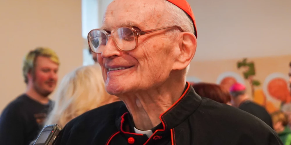 Jānis Pujats 74 no 95 savas dzīves gadiem nostrādājis kā katoļu priesteris.