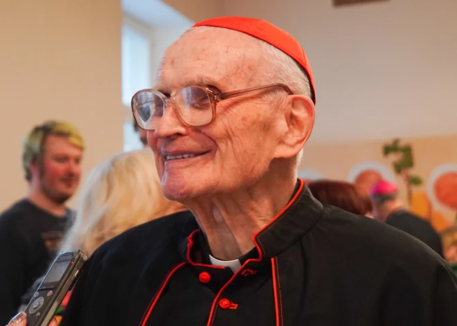 Jānis Pujats 74 no 95 savas dzīves gadiem nostrādājis kā katoļu priesteris. 