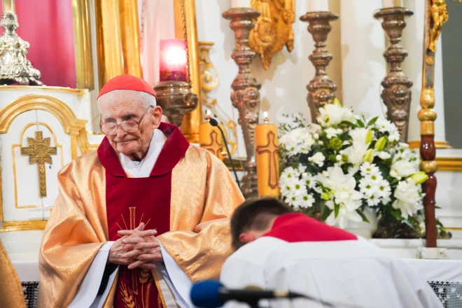 14. novembrī kardināls Jānis Pujats atzīmēja savu 95. dzimšanas dienu ar Svēto Misi Rīgas Sāpju Dievmātes baznīcā.