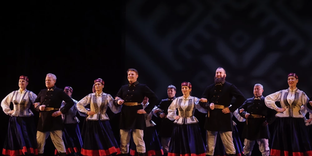 "Manai zemei Latvijai" (foto: Iveta Herbsta)