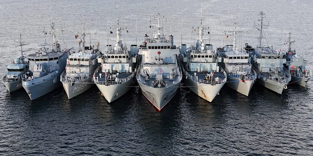 NATO 1. pastāvīgās jūras pretmīnu grupas (SNMCMG1) kuģi.
