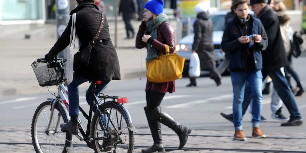 Latvijas mājsaimniecības par elektrību maksā vairāk nekā turīgajās Rietumeiropas valstīs.