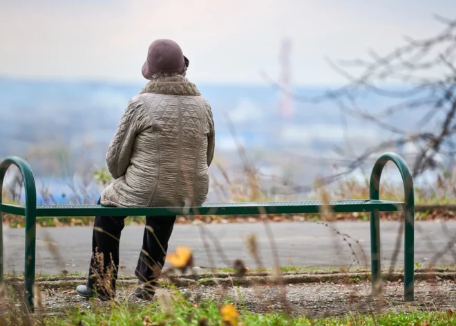 Будущее без личного участия будет жестким! К 2050 году пенсии в Латвии сократятся до четверти зарплаты