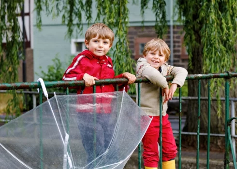 Каждый второй ребёнок у молодых родителей рождается вне брака.