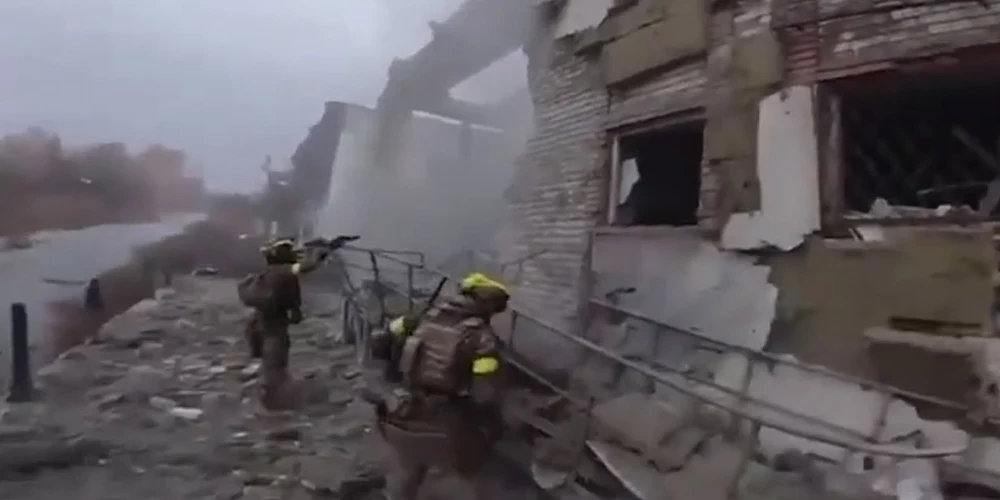 Skaitliski mazākumā esošā ukraiņu specvienības komanda pabeidza tuvcīņu bez zaudējumiem. 