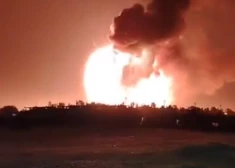 VIDEO: Buenosairesas tuvumā esošo industriālo parku satricina sprādzieni un izceļas milzīgi ugunsgrēki