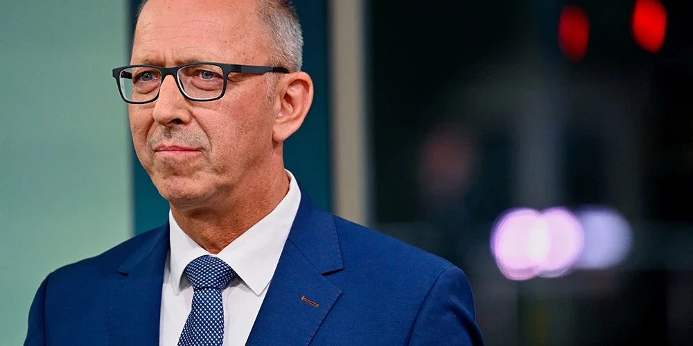 Viņu vidū ir arī AfD Saksijas nodaļas vadītājs Jergs Urbans.