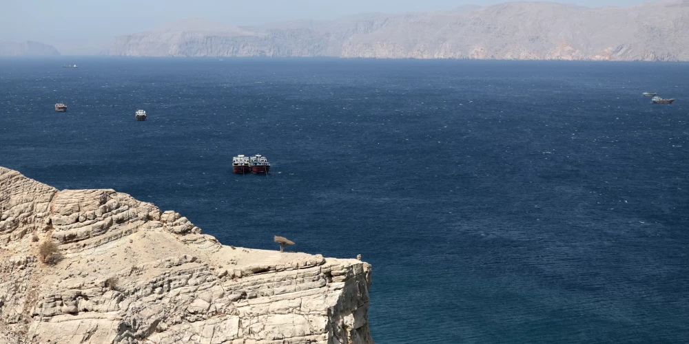 Irāna jau sen ir draudējusi slēgt Hormuza šaurumu.