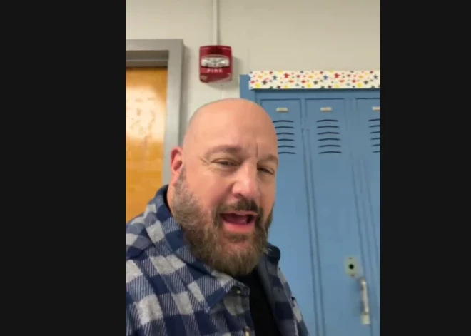 Daudzus uztrauc jautājums, vai kāds skolotājs platformā “TikTok” patiesībā ir slavens amerikāņu komiķis