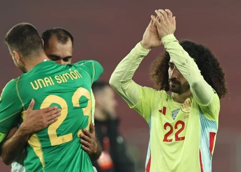 E grupas spēlē Spānija ar 4:0 (3:0) sagrāva Gruziju.