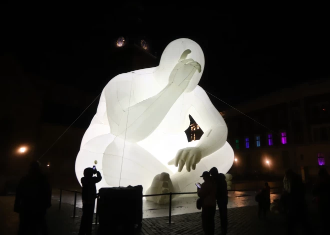 В столице Латвии проходит фестиваль света Staro Rīga, на котором можно увидеть более 40 световых объектов.