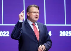 "Правительство довело страну до нищеты": Шлесерс обрушился с критикой на кабинет Силини