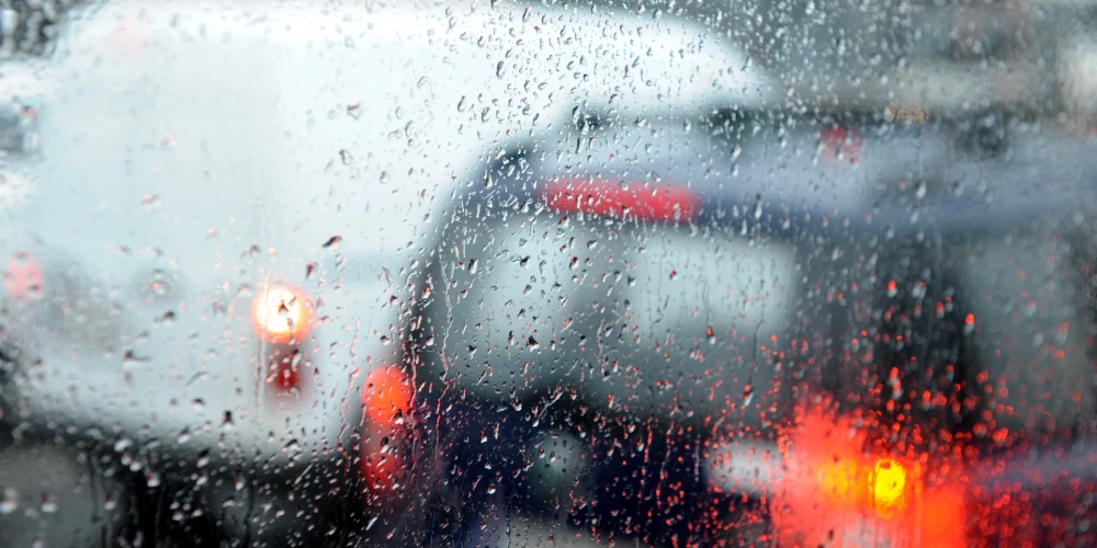 Apgrūtināti braukšanas apstākļi Liepājas apkārtnē.