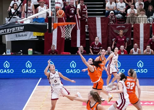 Сборная Латвии контролировала ход игры.