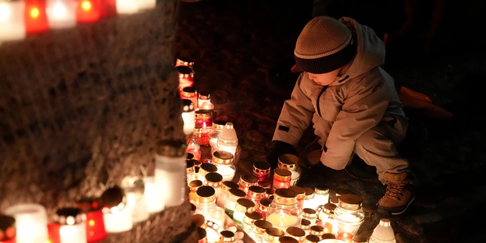 46% Latvijas iedzīvotāju valsts svētkus pavada ģimenes lokā.