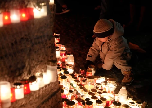 46% Latvijas iedzīvotāju valsts svētkus pavada ģimenes lokā.