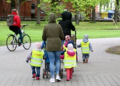 Latvijā turpina sarukt bērnu skaits pirmsskolās: šogad par gandrīz 4400 mazāk