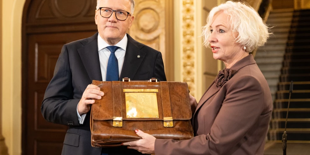 Opozīcijas deputāti norāda uz valsts budžeta datu nepieejamību.