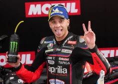 Marko Bedzeki triumfē "MotoGP" sezonas noslēdzošajā posmā Valensijā