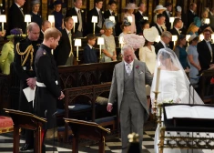 Kas notika aiz slēgtām durvīm pirms Meganas un prinča Harija kāzām? Atklāts, kāpēc Čārlzs toreiz pazaudēja pacietību Meganas dēļ