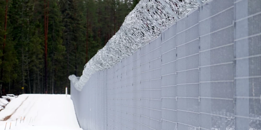 Над границей летать запрещено.