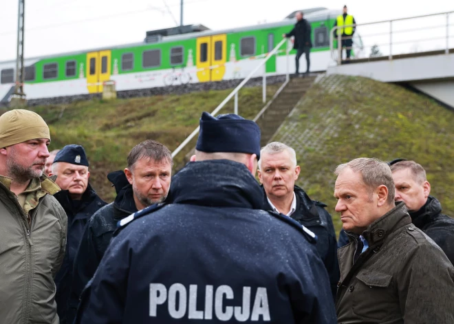 "Diemžēl bažas apstiprinājās," Tusks komentē dzelzceļa bojājumus līnijā Varšava-Ļubļina