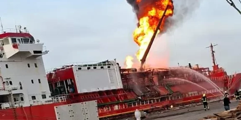 Krievija uzbrukusi Turcijas kuģim, kas pārvadā sašķidrināto naftas gāzi.