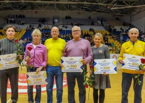 Ventspilī sveikti sportisti - vecmeistari.