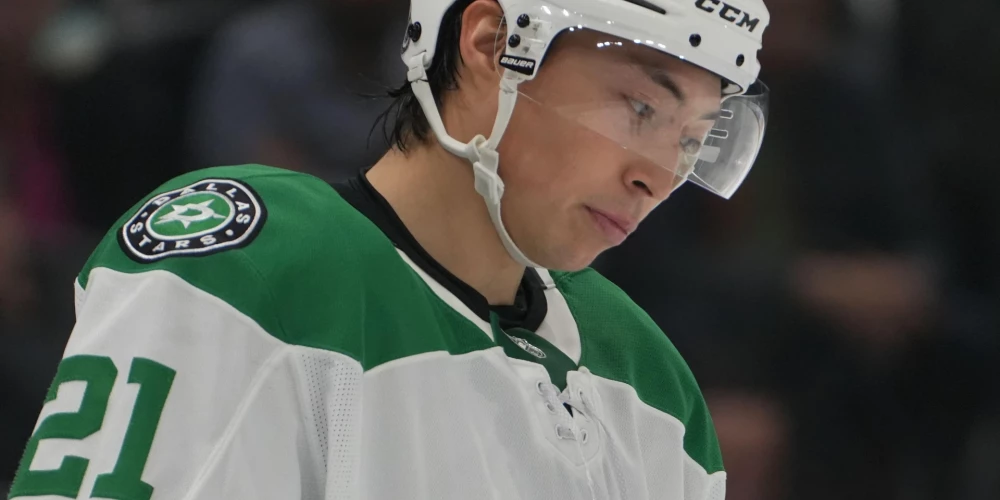 Dalasas "Stars" uzbrucējs Džeisons Robertsons atzīts par Nacionālās hokeja līgas (NHL) aizvadītās nedēļas pirmo zvaigzni.