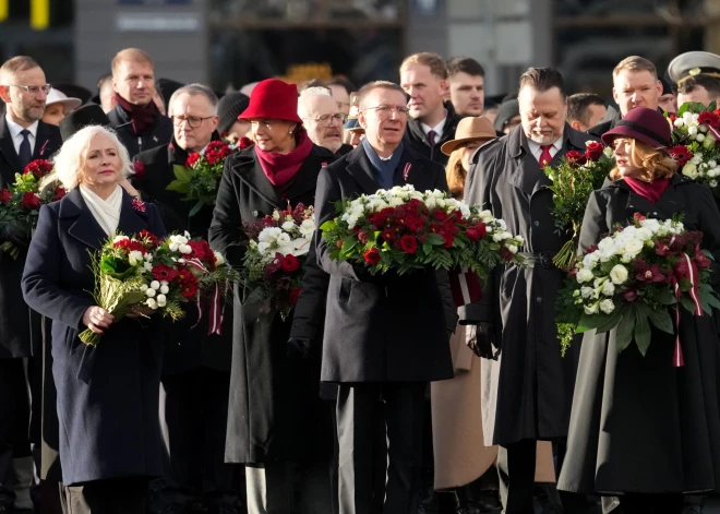 18 ноября 2025 года высшие должностные лица Латвии возложили цветы к памятнику Свободы.