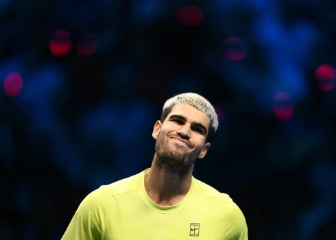 Karloss Alkarass nesen piedzīvoja sāpīgu neveiksmi "ATP Finals" finālspēlē pret Janiku Sineru