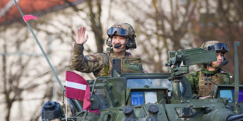 Latvijas Republikas proklamēšanas 107. gadadienas militārā parāde Rīgā