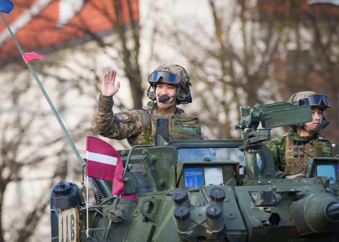 Latvijas Republikas proklamēšanas 107. gadadienas militārā parāde Rīgā