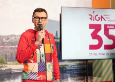 35 лет он выводил столицу на мировой уровень - и теперь получил главный знак признания, став "Рижанином года"