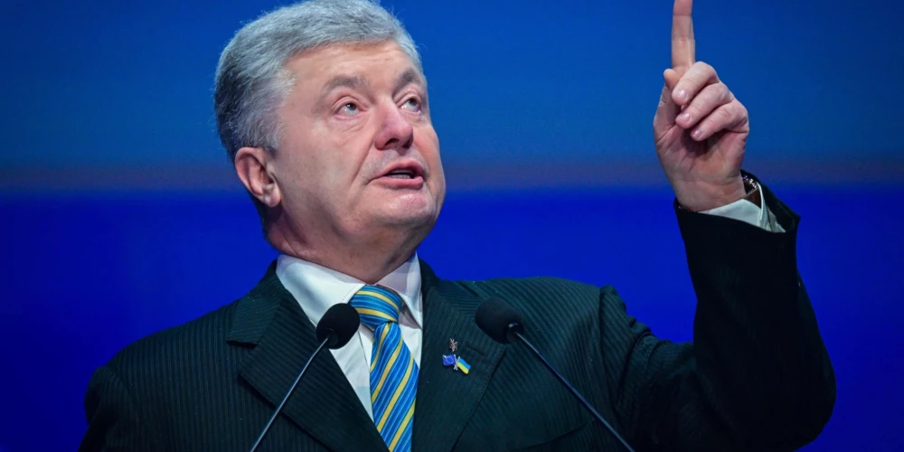 Петр Порошенко требует полной перезагрузки власти в Украине.