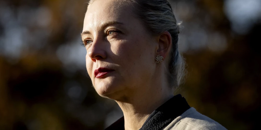 THE HAGUE - Yulia Navalnaya, Alexei Navalny's widow, at the unveiling of a memorial plaque for the late Russian opposition leader Alexei Navalny. The plaque is placed on a bench across from the Russian embassy.