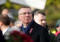 Rinkēvičs uzrunā tautu pie Brīvības pieminekļa: tēvzeme un brīvība ir jāsargā, nevis ar to jāspēlējas