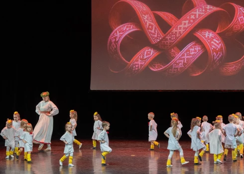 Skatuviskās dejas koncerts “Manai zemei Latvijai” (foto: Normunds Kaprano / Liepājas Tautas fotostudija "Fotast")