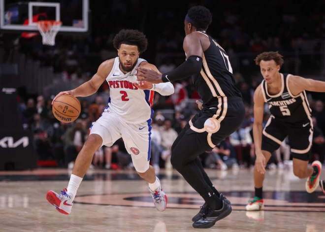 "Hawks" bez Porziņģa zaudē Detroitas "Pistons", kas turpina savu garāko uzvaru sēriju 17 gadu laikā