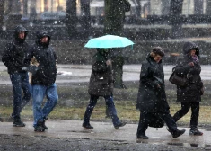 Внимание: в среду в Латвии ожидаются осадки и ухудшение дорожных условий